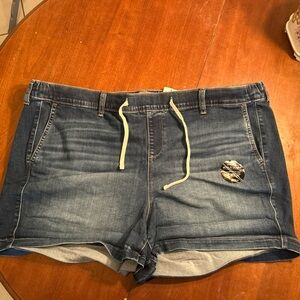 Torrid women's plus size 3XL denim shorts NWT